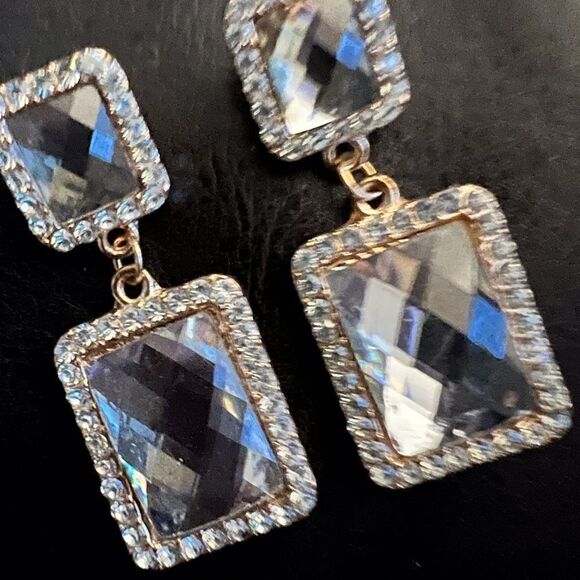 ❤️ Betsey Johnson double square crystal dangle earrings ❤️ - Picture 4 of 7